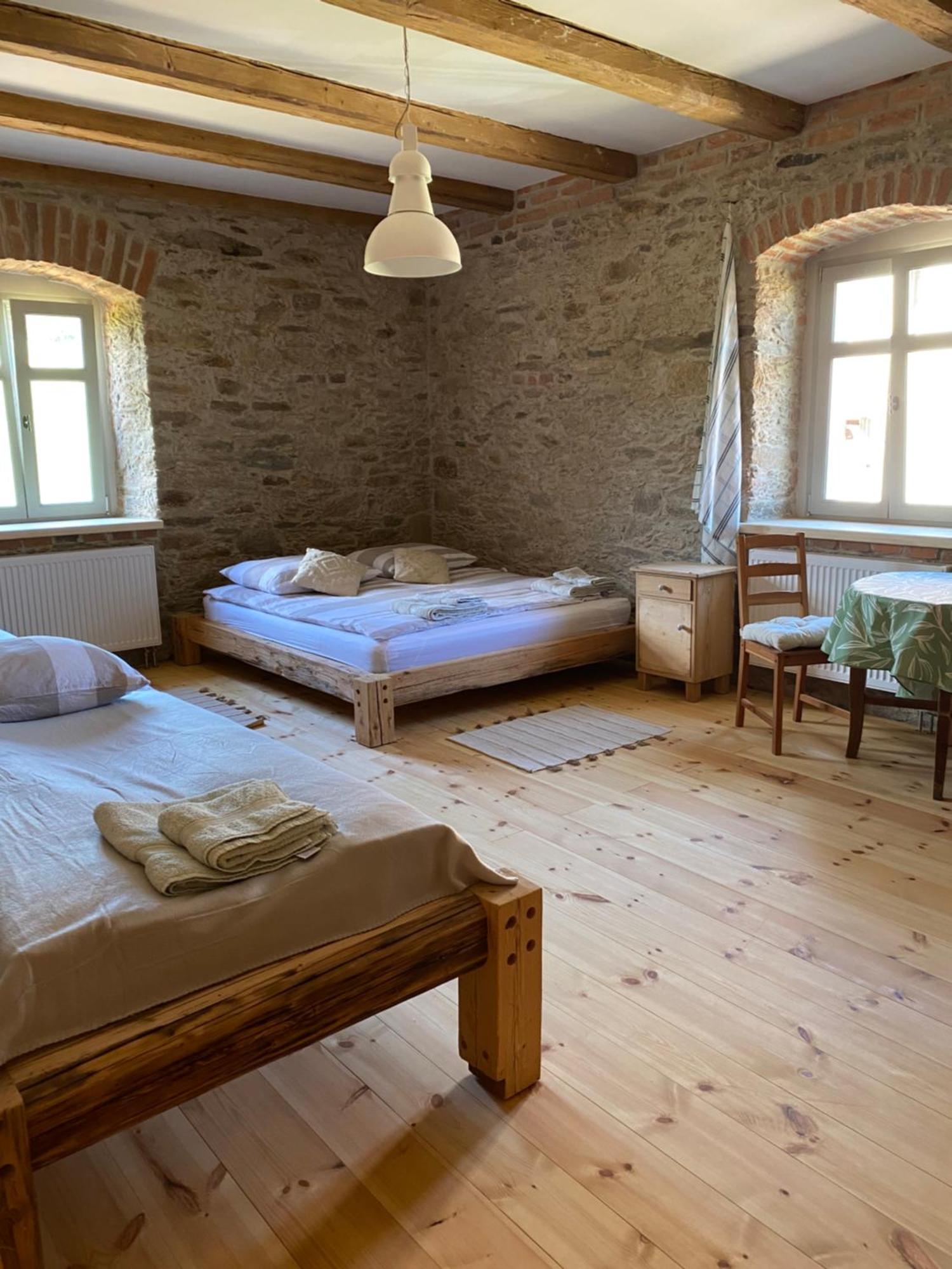 Dom Piwowara Hotell Leśna Exteriör bild