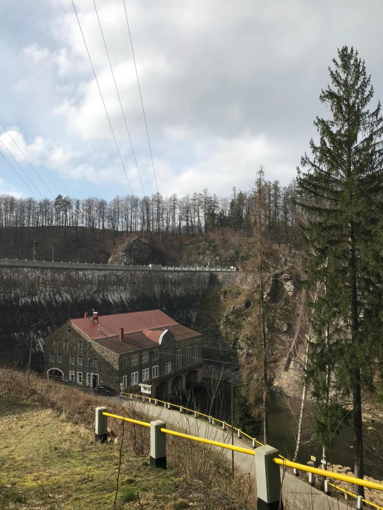 Dom Piwowara Hotell Leśna Exteriör bild
