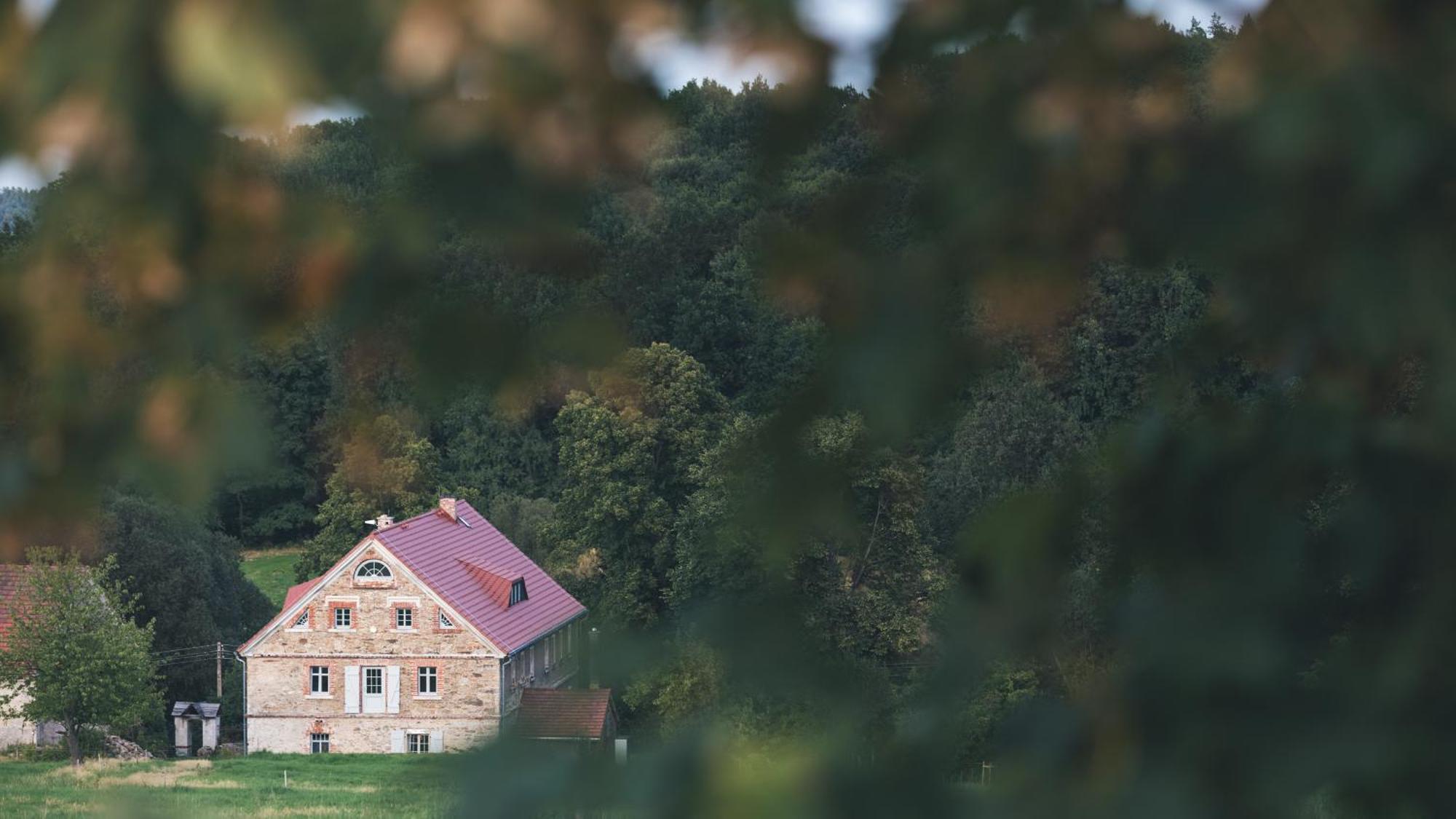Dom Piwowara Hotell Leśna Exteriör bild